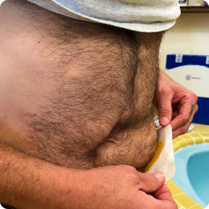 帽子をかぶった男の頭