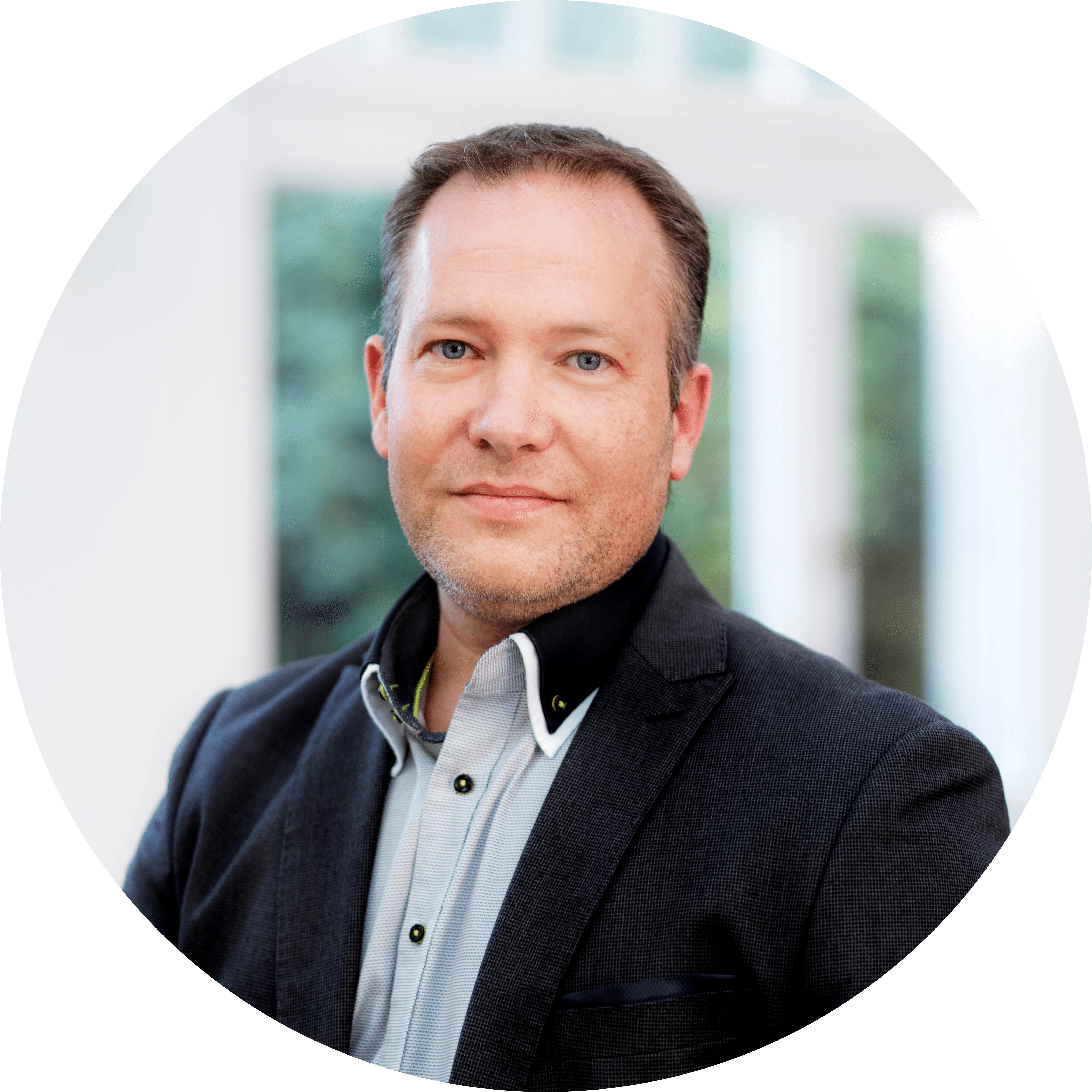 Porträtbilld vom Autor des Artikels, Björn Jäger (examinierter Krankenpfleger, Pflegetherapeut Wunde ICW, Freiberuflicher Dozent und Berater für Wundmanagement, 