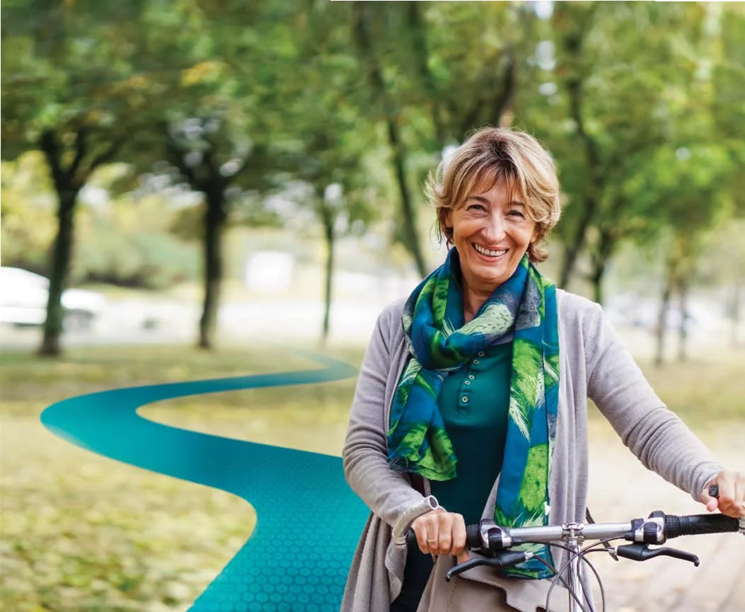 自転車に乗っている人